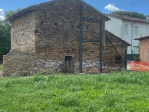 Terreno edificabile con rudere centro Piangipane