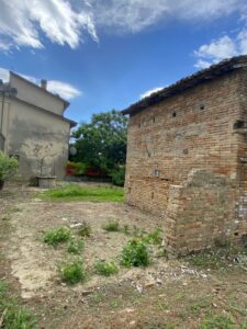 Terreno edificabile con rudere centro Piangipane