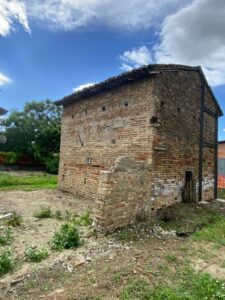 Terreno edificabile con rudere centro Piangipane