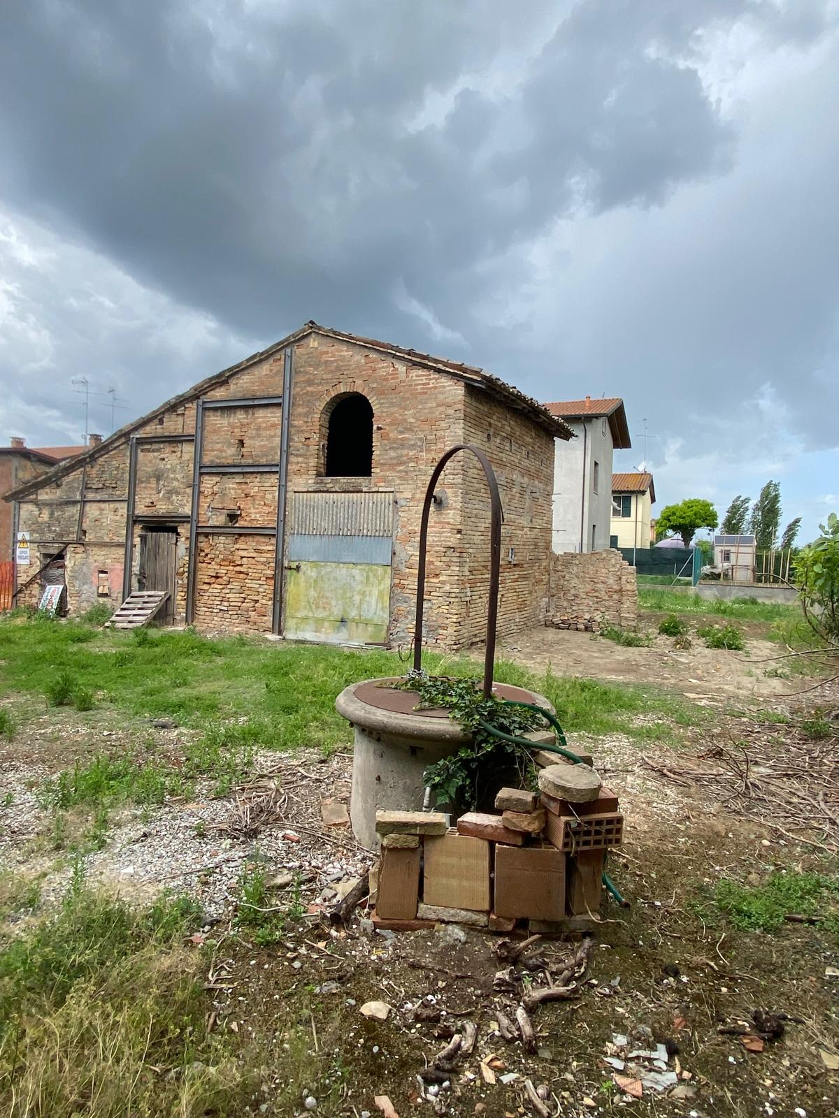 Terreno edificabile con rudere centro Piangipane