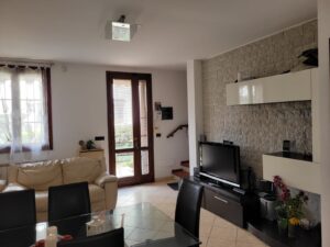 Vendesi Bifamiliare ZONA vicoli