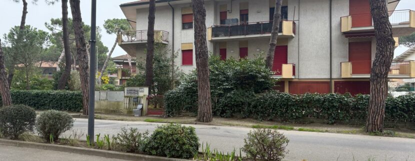 TRILOCALE CON CORTE ESCLUSIVA E POSTO AUTO
