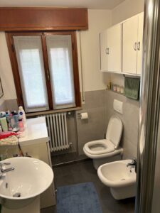 TRILOCALE CON CORTE ESCLUSIVA E POSTO AUTO