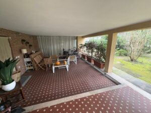 TRILOCALE CON CORTE ESCLUSIVA E POSTO AUTO
