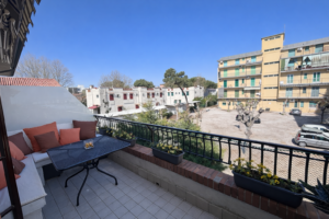 appartamento con vista mare e posto auto