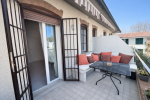appartamento con vista mare e posto auto
