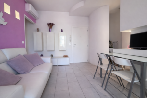 appartamento con vista mare e posto auto