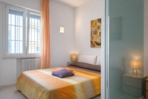 appartamento con vista mare e posto auto