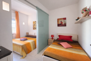 appartamento con vista mare e posto auto