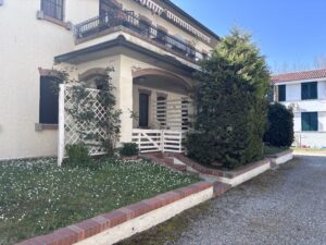 appartamento con vista mare e posto auto