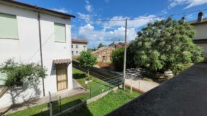 Casa indipendente Piangipane con annesso terreno edificabile